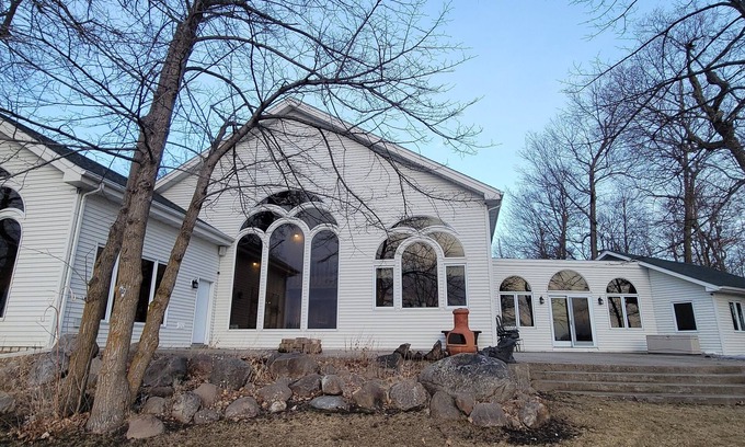 Erskine House | Spacious 4-bedroom house near Erskine MN on Union Lake with AC/WiFi/Games