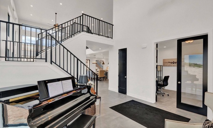 Lehi House | Spacious 4-bedroom house in delightful Lehi with WiFi, fitness room