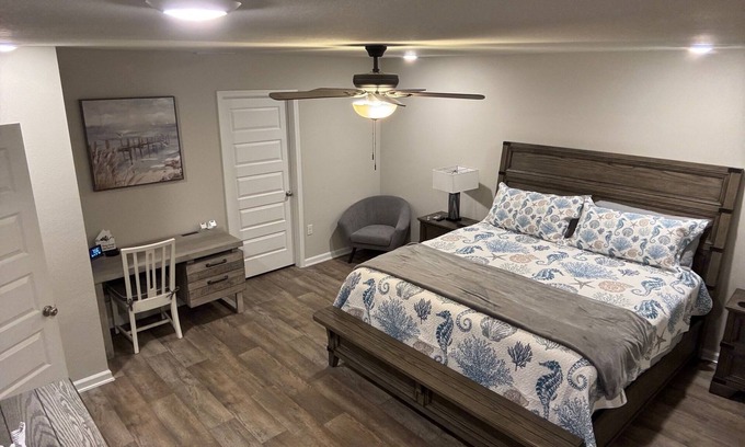 Foley House | Spacious 4-bedroom house with WiFi and AC in lovely Foley