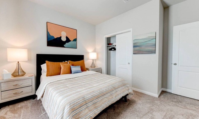 Temple House | Spacious 4-Bedroom Retreat in East Temple