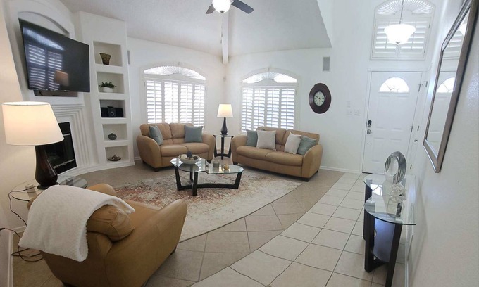 Horizon City House | Spacious 4-bedroom house with WiFi, AC in serene Horizon City