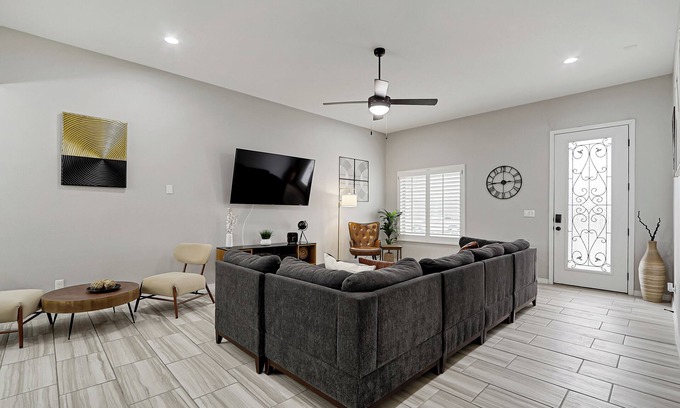 Biggs Field House | Spacious 4-Bedroom Haven/Ideal for Extended Stay