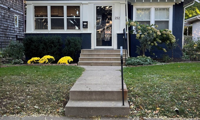 Bryn Mawr House | Spacious 4-bedroom 2-bathroom house in charming Minneapolis neighborhood