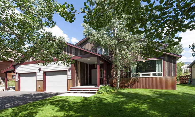 Willowbrook Meadows House | Spacious 4-bedroom ski vacation home just 17 minutes to Keystone Ski Resort
