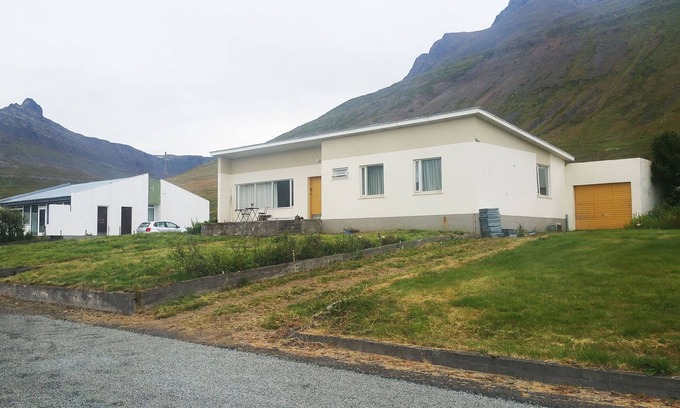 Suðavik Villa | Spacious 4-bedroom villa in charming Súðavík with WiFi