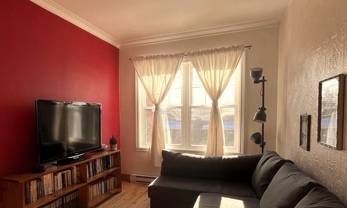 Rosemont-La Petite-Patrie Apartment | Spacious - 4 beds - Office - 12 min. from metro