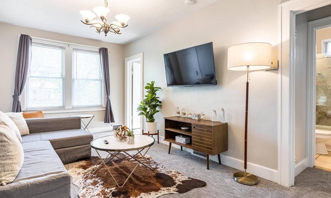 Ferndale House | Spacious 4 BR/2 BA – 4 Min Walk to DT Ferndale!