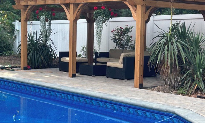 Ridge House | Spacious 4 BR house with swimming pool, AC, WiFi in wonderful Wading River