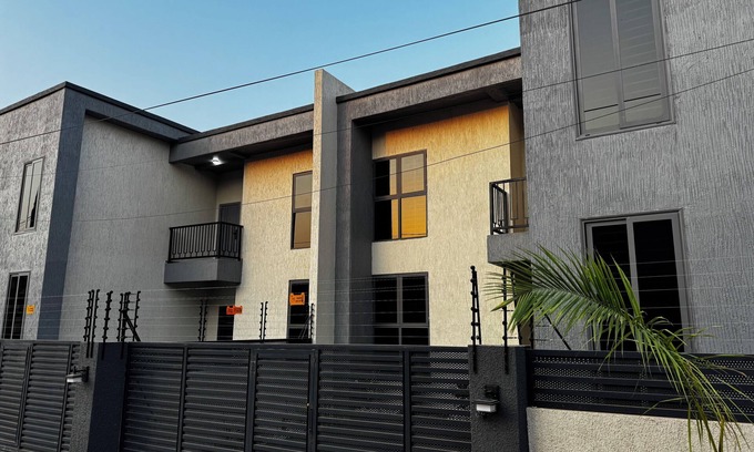 Madina House | Spacious 4-bedroom apartment in lovely Greater Accra Region with AC, WiFi