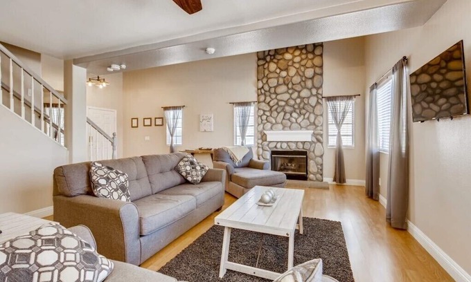 Las Vegas House | Spacious 4Bdr Entire Home with Pool & Spa, Outdoor Dining & 40’ RV Parking.