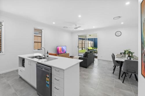 Ripley House | Spacious 4BR Home Great Area close to everything