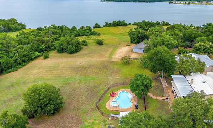 Lake Whitney House | Spacious 4BR Lakehouse w/Pool, Balcony & Huge Yard – Relax & Recharge!