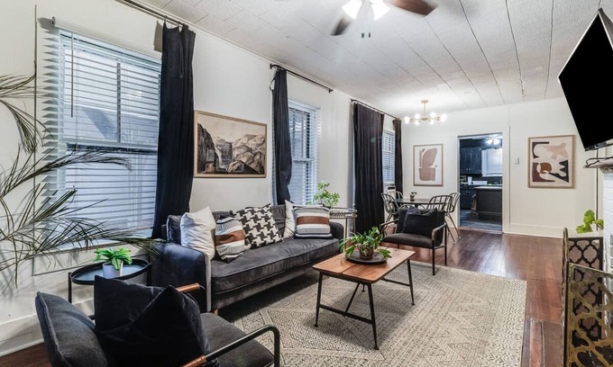 Freetown - Port Rico House | Spacious 4BR Retreat in the Heart of Lafayette