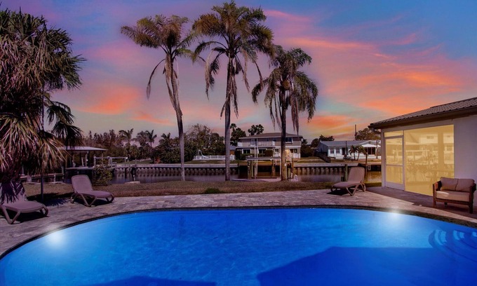 Bay Crest Park House | Spacious 5-bd 3.5bth Waterfront Retreat with Pool, Kayaks, and Game room