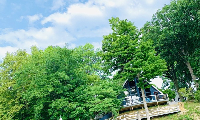 Norway House | Spacious 5 bdr Lake Shafer house with breathtaking view