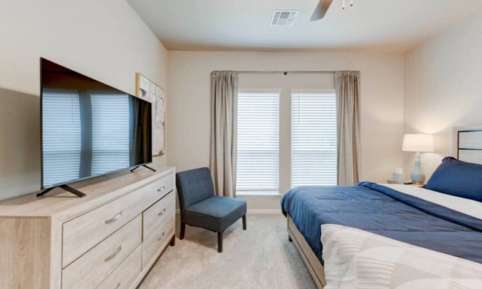 Troy House | Spacious 5-Bed Retreat in Troy