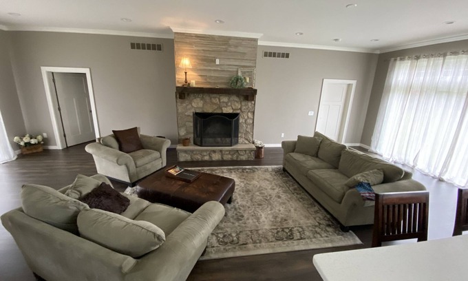 Roach House | Spacious 5 Bedroom, 3.5 Bathroom Lakeview home with a large yard awaits!