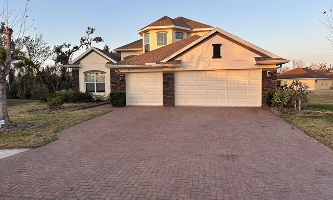 Palmetto House | Spacious 5-bedroom 3 full Bath house on large lot & cul-de-sac close to beaches