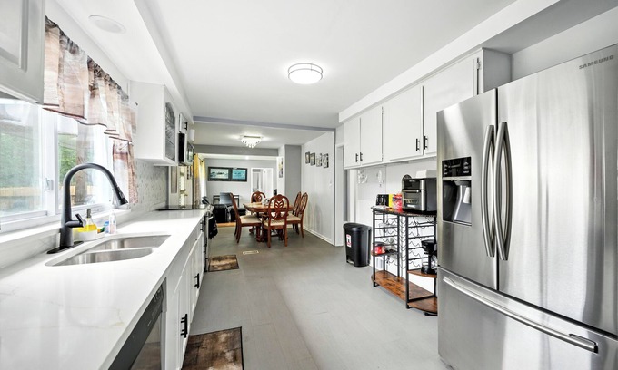 Indian Land House | Spacious 5-bedroom house with Jacuzzi, Game room & WIFI in delightful Southfield
