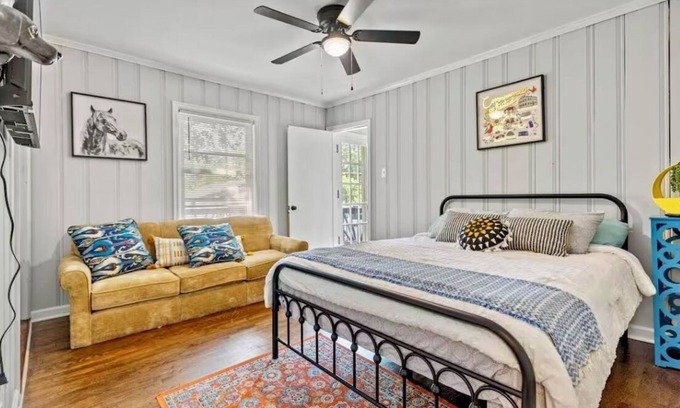 Lexington House | Spacious 5-bedroom home near UK & Rupp Arena