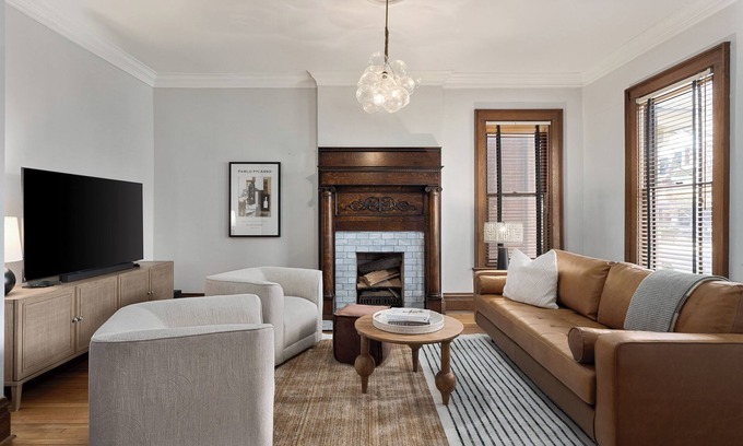 Victorian Village House | Spacious 5-bedroom house in the heart of Columbus