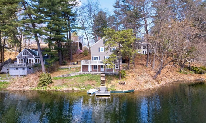 North Windham House | Spacious 5-bedroom house with WiFi and AC in charming Windham