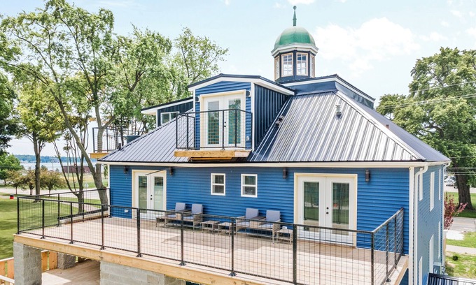 Marysville Ski Chalet | Spacious 5-Bedroom Suites at The Inn at Marysville Park-Comfort for Every Group!