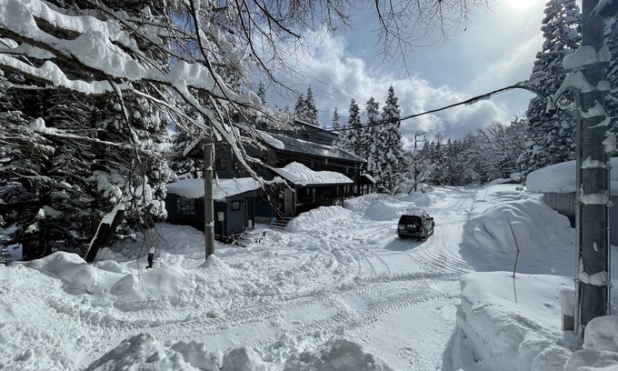 Iida Ski Chalet | Spacious 5-bedroom ski-in chalet—perfect for families and friends.