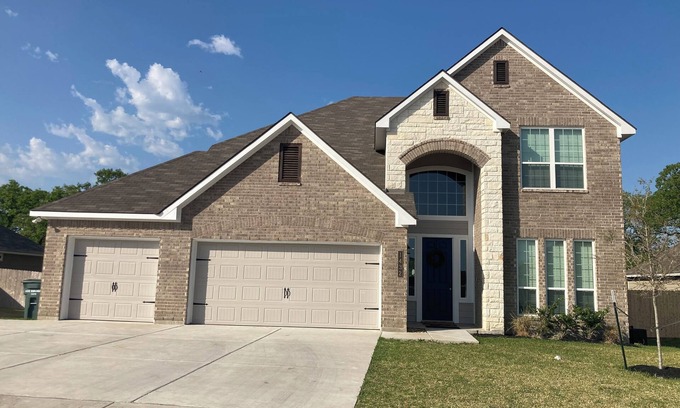 College Station House | Spacious 5-bedroom TAMU house in Bryan with WiFi, AC