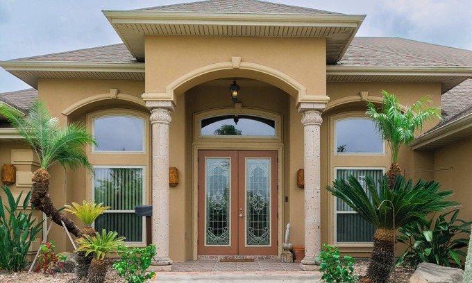 Laguna Vista House | Spacious 5-bedroom house on Golf Course near South Padre Island