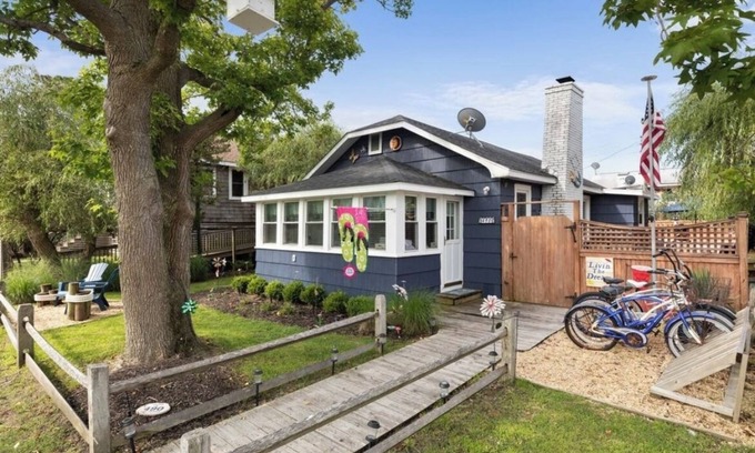 Ocean Beach House | Spacious 5-bedroom house with central air on Fire Island’s wonderful Ocean Beach