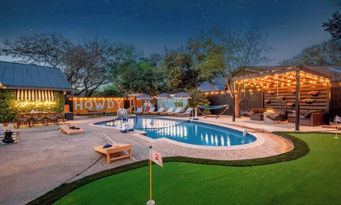 Vance Jackson House | Spacious 5-bedroom Heated Pool with Spa, Movie Room, Golf + More