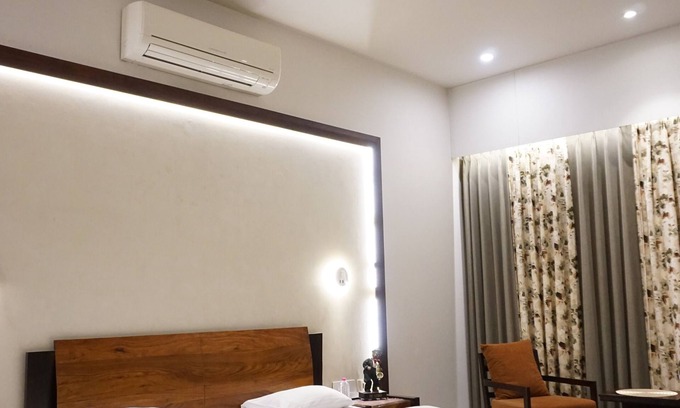 Amer Villa | Spacious 5-bedroom villa in charming Jaipur with WiFi, AC
