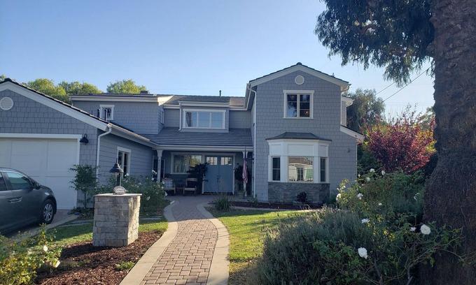 Torrance House | Spacious 5-bedroom home 2 miles from the beach in beautiful Palos Verdes