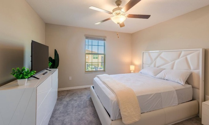 Balm House | Spacious 5bedroom 2&half bathroom home