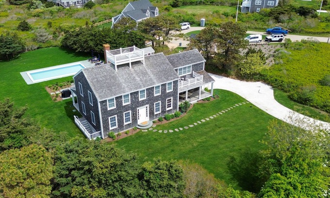 Nantucket House | Spacious 6-bedroom House w/Pool - Walk to Beach!