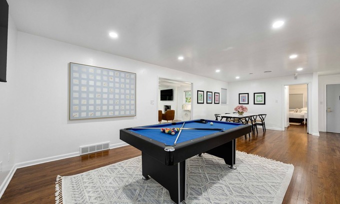 Norman House | Spacious 6-Bedroom Home Near OU Campus-Perfect for Game Day!