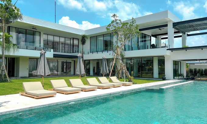 Babakan Villa | Spacious, 6 Bedroom Villa near Canggu Area