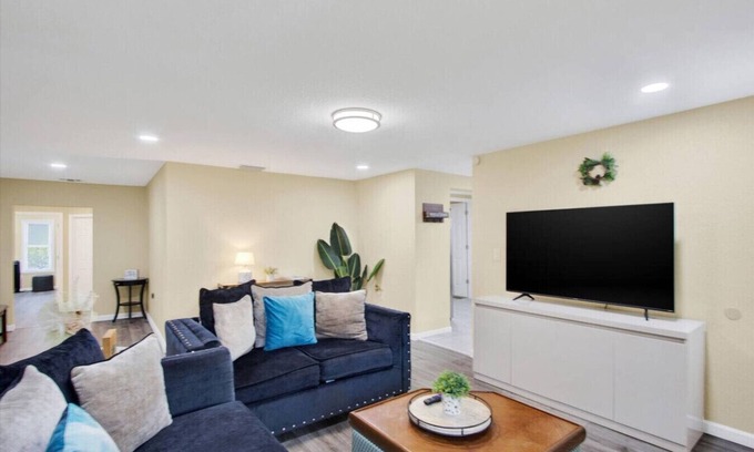 Greater Palm River Point CDC House | Spacious 7-Bedroom Retreat for Groups & Families