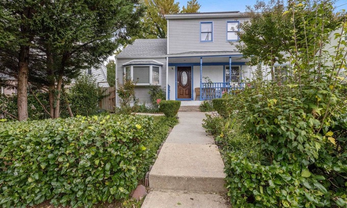 Hyattsville House | Spacious 8-bedroom house with AC and WiFi in charming Hyattsville