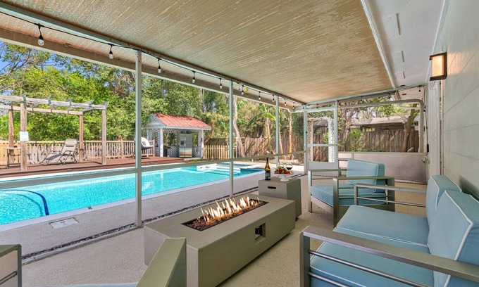 Brandon House | Spacious & Amazing Home w/Big Pool and Patio