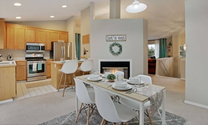 Covington House | Spacious and Bright Home Away From Home