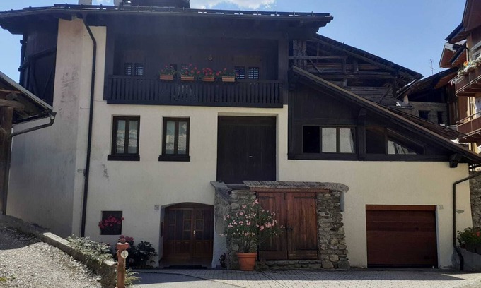 Monclassico Apartment | Spacious and comfortable apartment in Dimaro