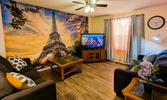 Overland Park House | Spacious and comfortable 3 bedrooms house in the heart of Overland Park