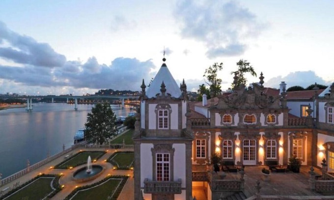 Ramalde Apartment | Spacious and Elegant 4-Bedroom Apartment in Central Porto