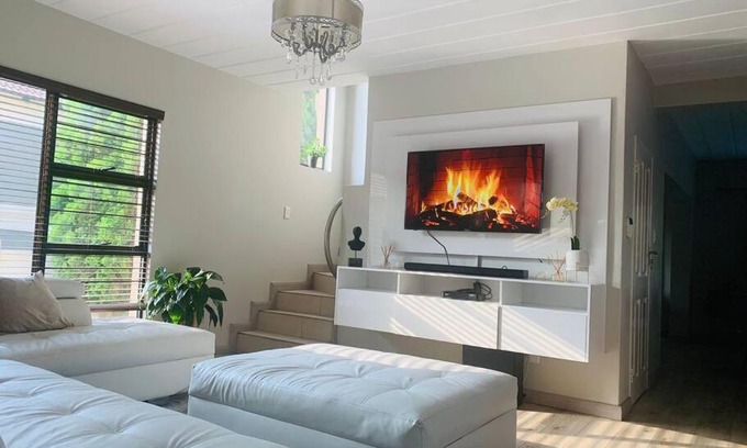 Greater Johannesburg Metropolitan Area House | Spacious and elegant residential home