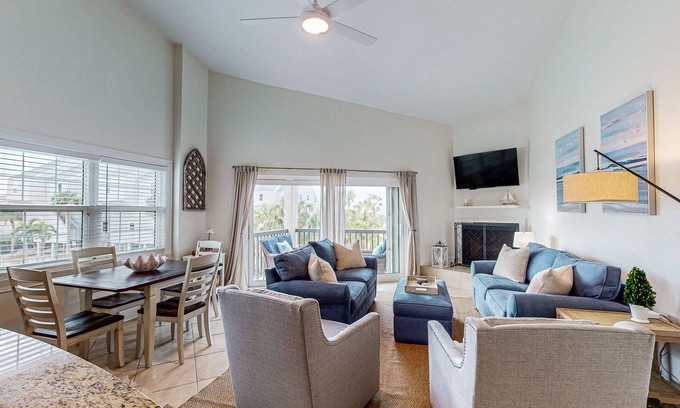 Indian Shores Condo | Spacious and family friendly with pool, dock, and just steps to the beaches