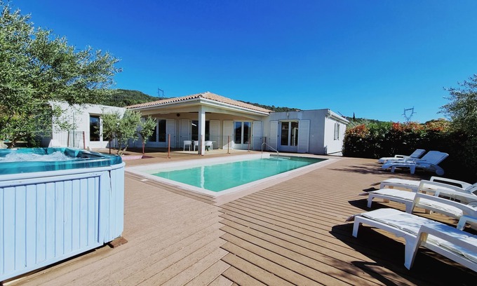Oupia Villa | Spacious and pleasant villa with a private pool