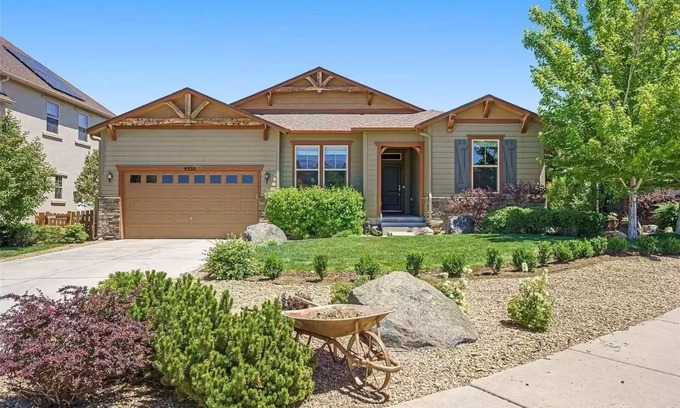 Arvada House | Spacious and Stunning 4500 sq ft House in Arvada, Colorado
