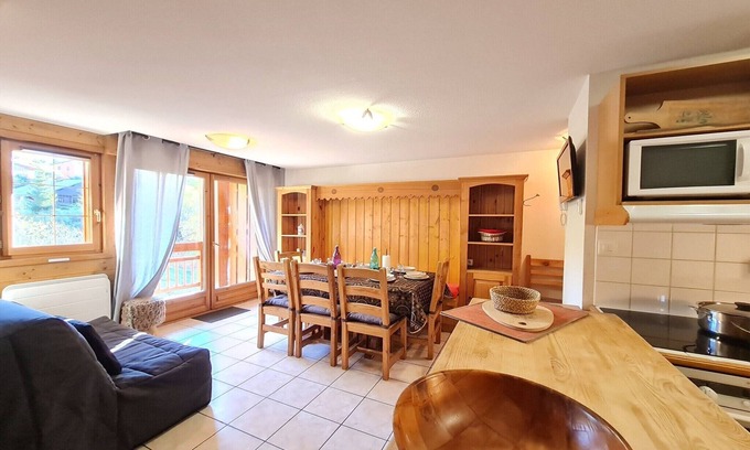 Les Deux Alpes Apartment | Spacious Apartment with Balcony